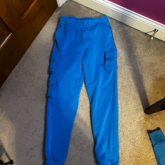 Blue Cropped Hoodie and Joggers Set - Picture 4 of 6